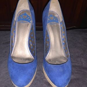 Used shoes! Used shoes!